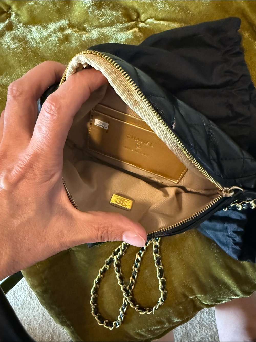 Lambskin Quilted CC Bumbag Chain - Picture 3 of 3